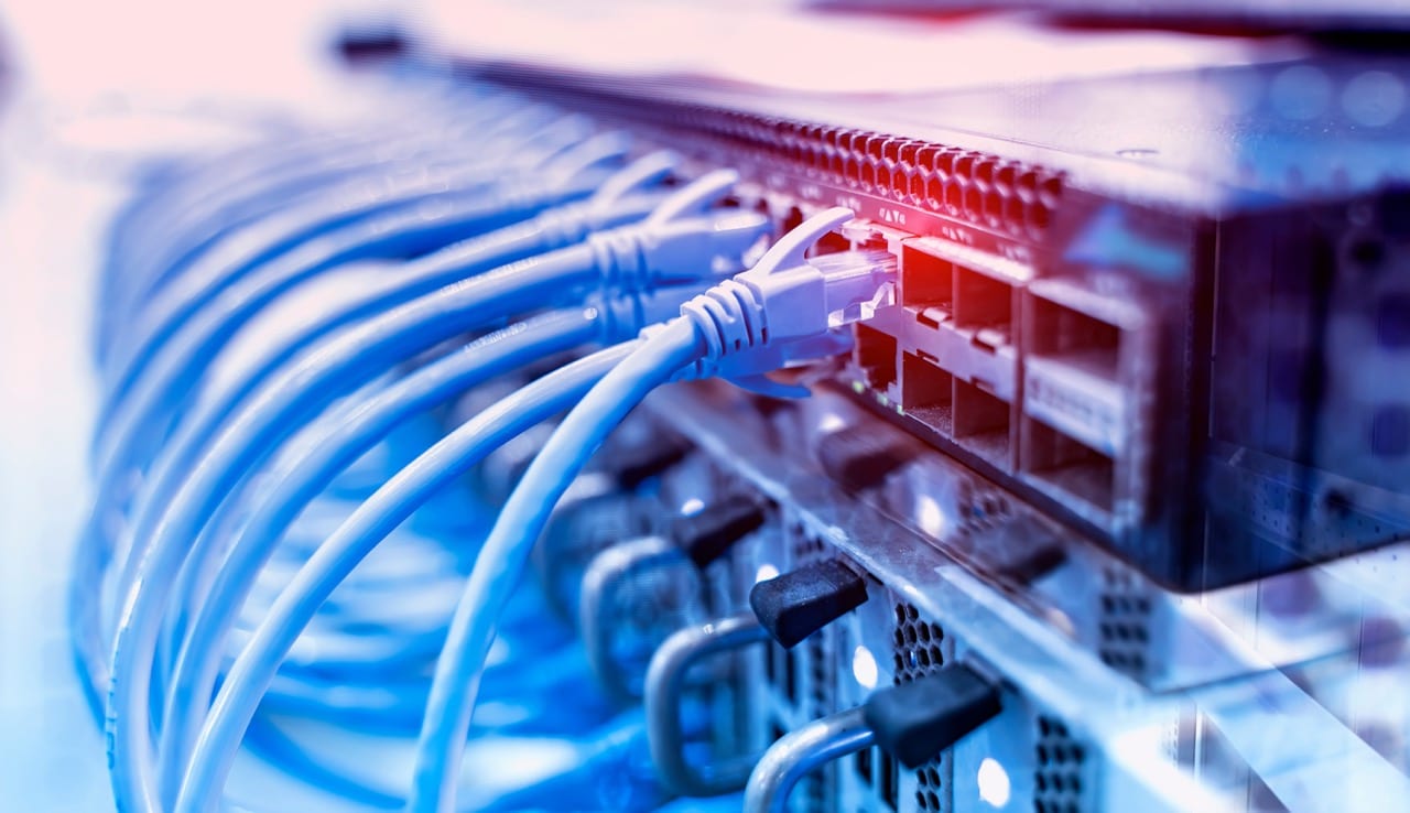 Leia mais sobre o artigo Rede Corporativa de Alta Performance: O Segredo para Eliminar Lentidão, Quedas e Acelerar o Cloud Computing