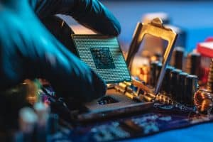 Leia mais sobre o artigo Manutenção Preventiva de Hardware: Como a Limpeza Técnica e a Revisão Física Prolongam a Vida Útil da Sua TI
