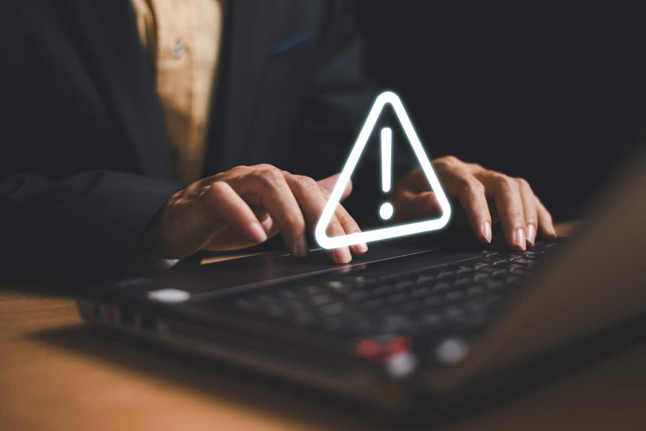 Leia mais sobre o artigo Segurança de DNS: Como Bloquear Sites Maliciosos e Controlar o Conteúdo Web na Sua Empresa de Forma Inteligente