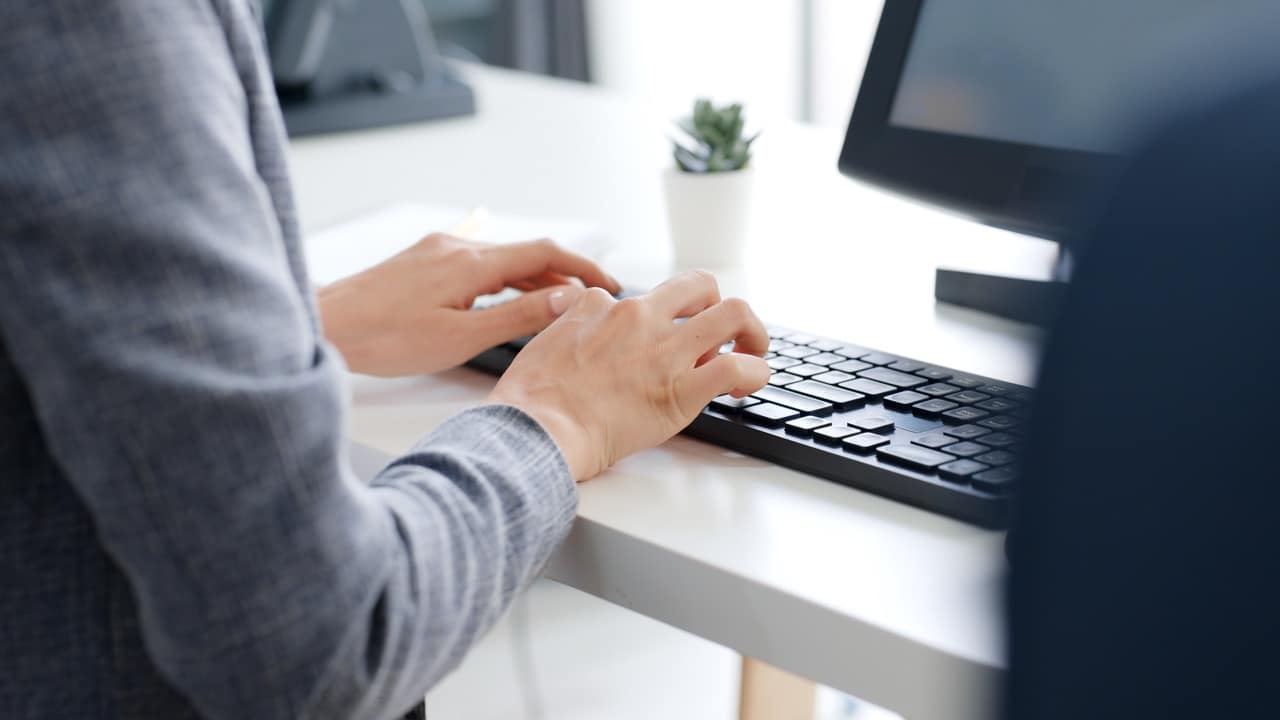 Leia mais sobre o artigo Computador lento na empresa: principais causas e como resolver o problema